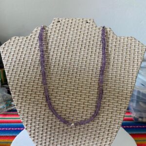 Colar ametista com entremeio de prata