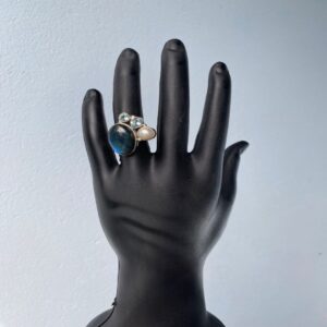 Anel labradorita, pérola e topázio azul