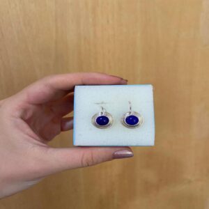 Brinco lápis lazuli