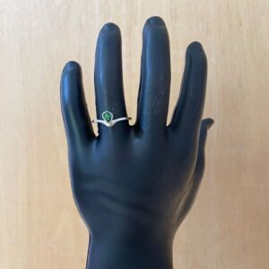 Anel formato V Esmeralda